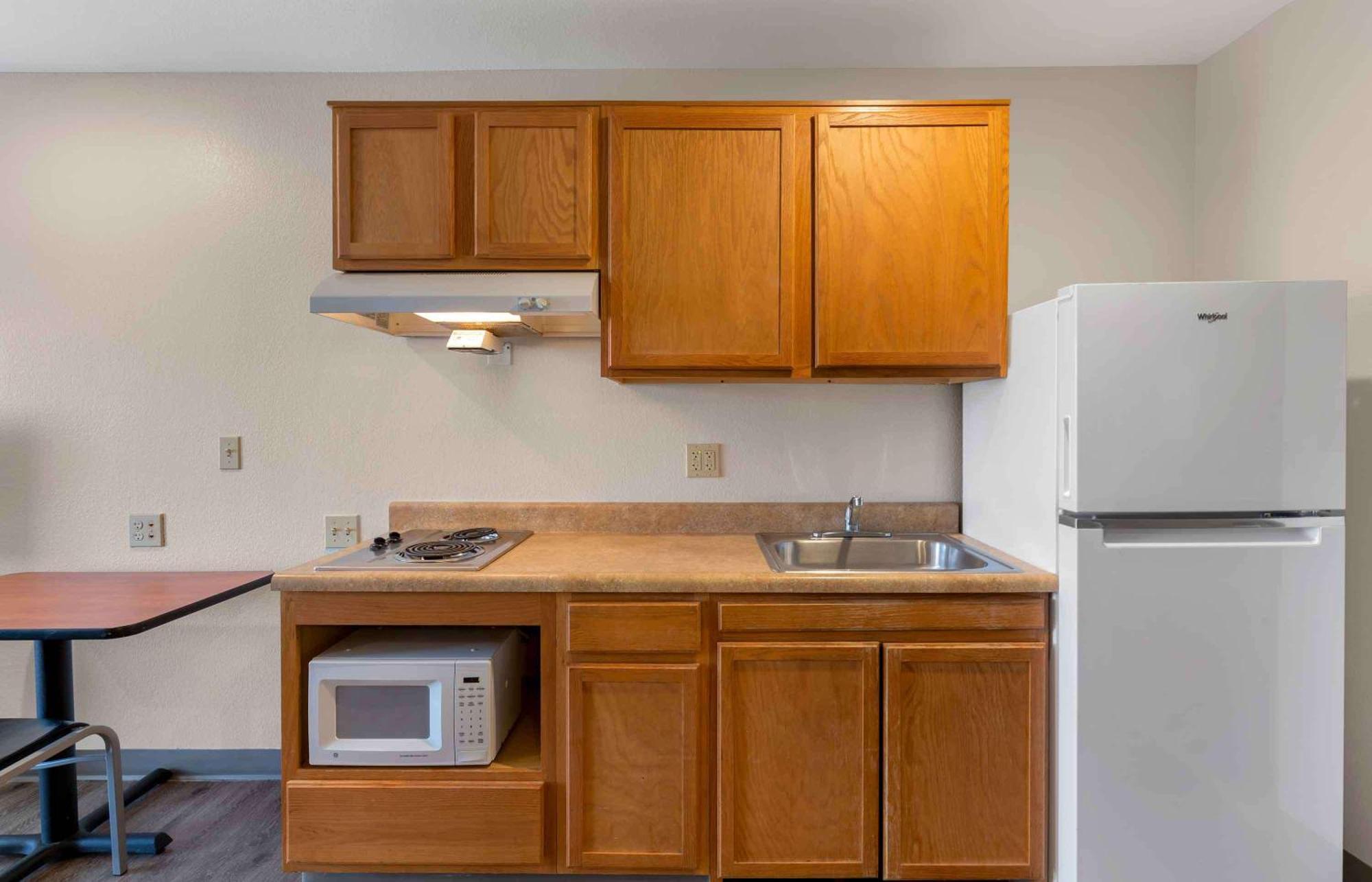Extended Stay America Select Suites - Cleveland - Airport מראה חיצוני תמונה