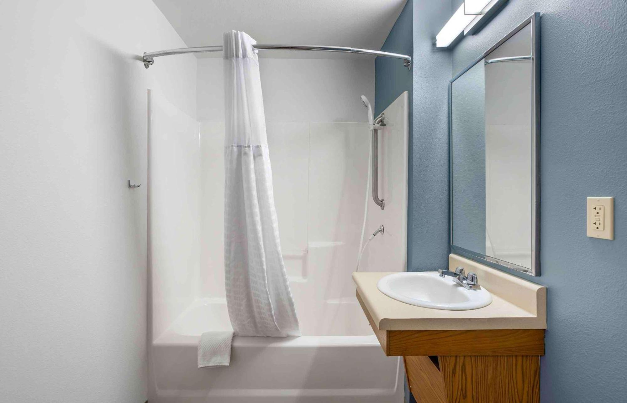 Extended Stay America Select Suites - Cleveland - Airport מראה חיצוני תמונה
